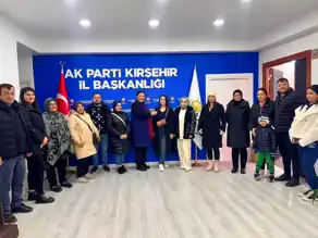 15 Kişi AK Parti Kırşehir'e Katıldı