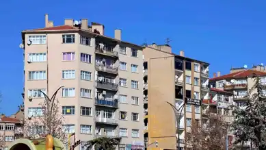 Kırşehir'de İşçi Çatıdan İndirildi