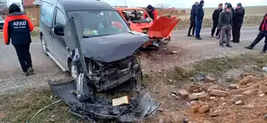 Kırşehir'de Çarpışma: 1 Ağır, 3 Yaralı