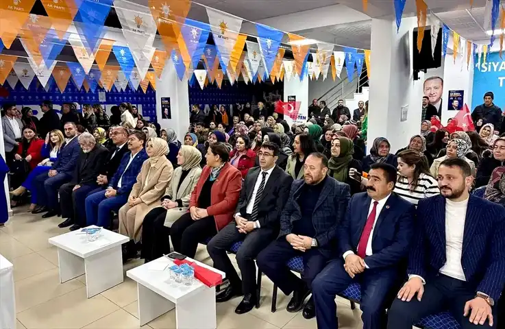 Kırşehir AK Parti Kadın Kolları'nda Devir Teslim