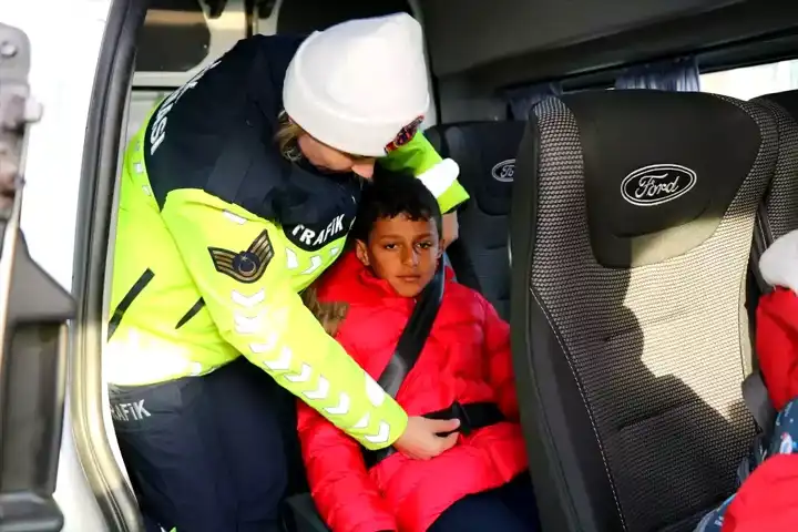 Kırşehir'de Öğrenci Servislerine Jandarma Denetimi