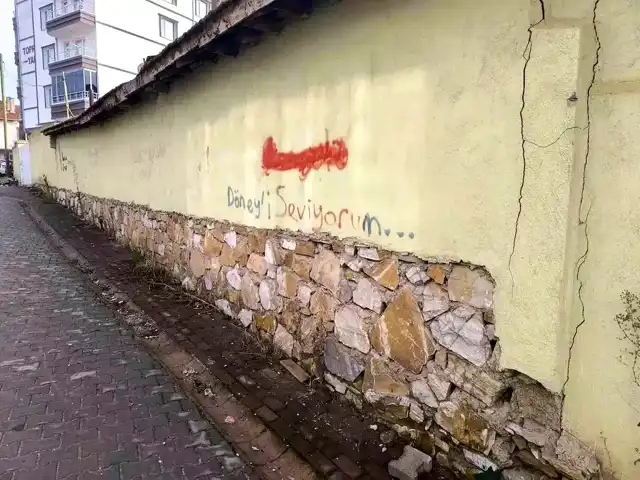 Uğur Mumcu'nun Doğduğu Ev Kirletildi
