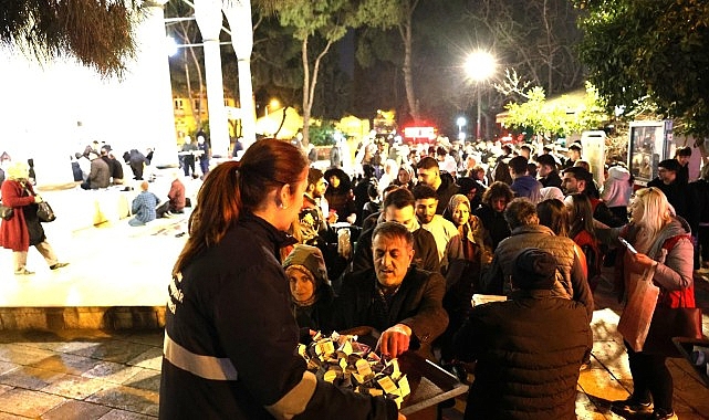 Aydın Büyükşehir Belediyesi’nden Kadir Gecesi’nde Lokum İkramı
