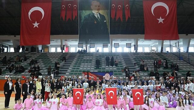 İnegöl’de 23 Nisan Ulusal Egemenlik Ve Çocuk Bayramı Coşkuyla Kutlandı