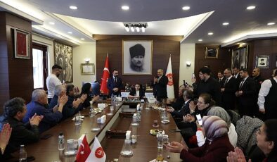 Başkan Özarslan 23 Nisan’da Makamını Şehit Oğlu Taha Burak Çakır’a Devretti