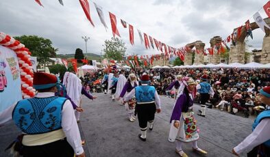 Efes Selçuk’ta 23 Nisan Coşkusu: Çocuklar Bayramlarını Şenlikle Kutladı