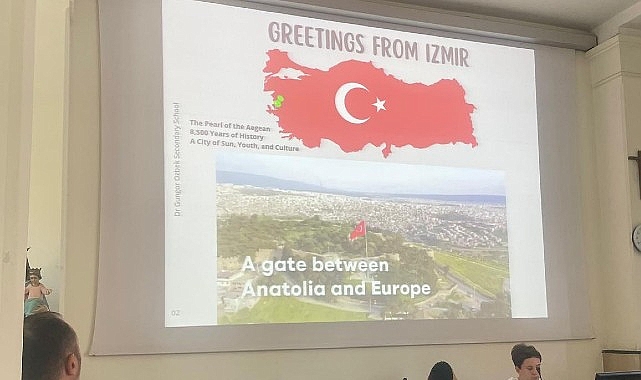 23 Nisan Coşkusu Avrupa’ya Taştı: İzmirli Öğrencilerden Anlamlı Kutlama