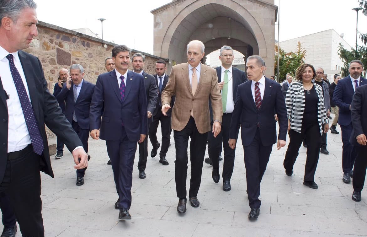 Numan Kurtulmuş’tan Hacı Bektaş-ı Veli Türbesi’ne ziyaret